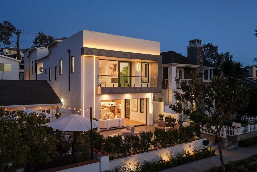 Photo of 518 Poinsettia Avenue #B, Corona Del Mar, CA 92625 (MLS # NP26094305)