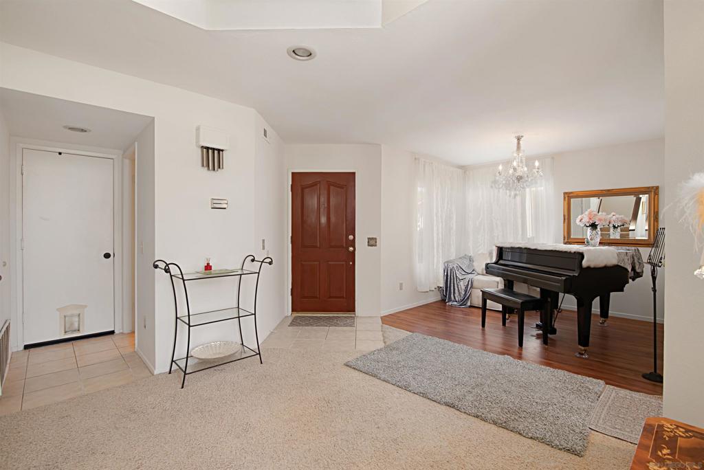 8695 Rideabout Ln