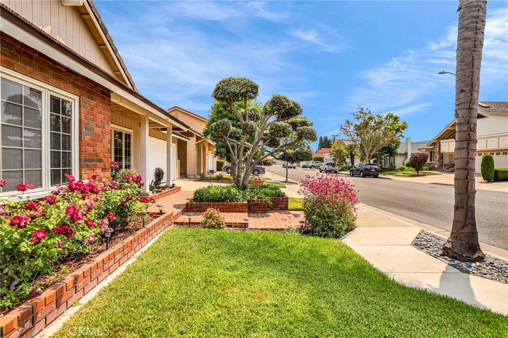 4223 Paseo de Plata