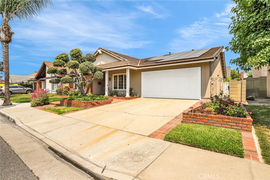 4223 Paseo de Plata