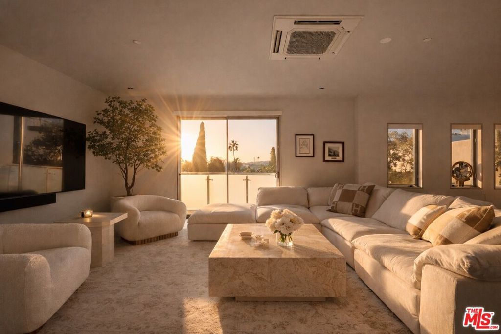 Photo of 928 N Croft Avenue #304, Los Angeles, CA 90069 (MLS # 26633133)