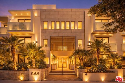 Photo of 928 N Croft Avenue #304, Los Angeles, CA 90069 (MLS # 26633133)