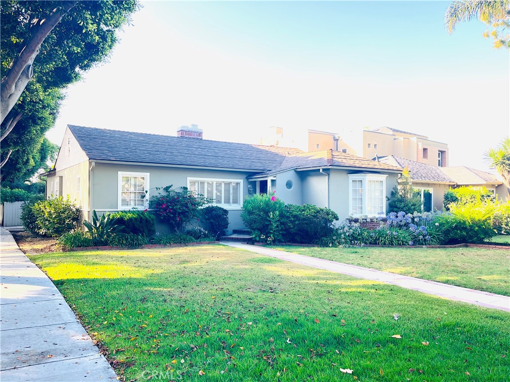PROBATE AUCTION!!! RARE OPPORTUNITY TO BUY A 2 BEDROOM, 1½ BATH TRADITIONAL STYLE HOME WITH DETACHED CONVERTED GARAGE WITH ¾ BATH ON A LARGE CORNER LOT IN THE PRESTIGIOUS WESTSIDE CITY OF SANTA MONICA. OOZING WITH ORIGINAL PERIOD CHARM GIVES THE CHANCE TO RE-IMAGINE OR REBUILD IN THE CITY’S MOST DESIRABLE LOCATIONS.