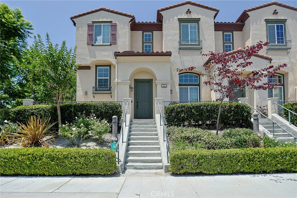 233 Camphor PL