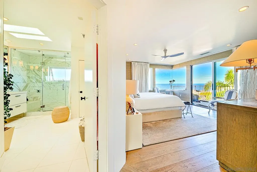 La Jolla, California 92037, United States, 3 Bedrooms Bedrooms, ,4 BathroomsBathrooms,Residential,Pending,111108