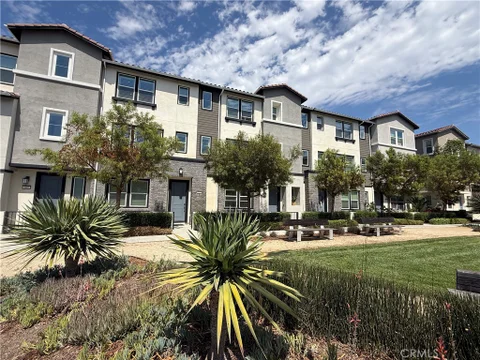 MLS: OC26169483