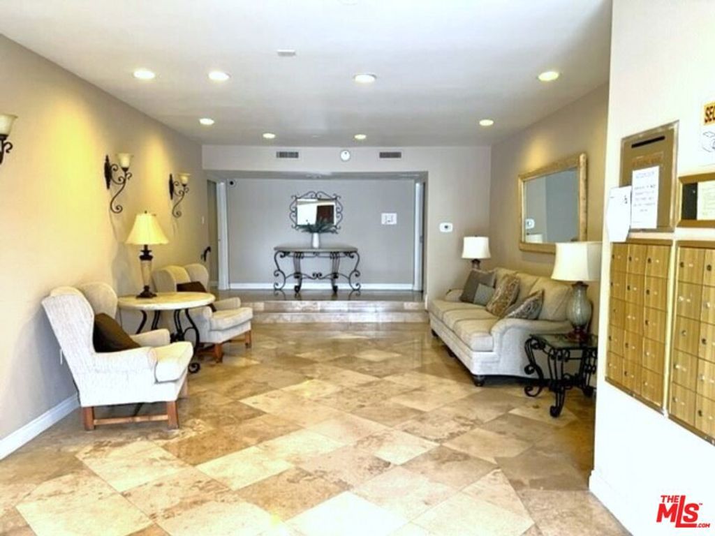 Photo of 11656 Montana Avenue #114, Los Angeles, CA 90049 (MLS # 25602081)