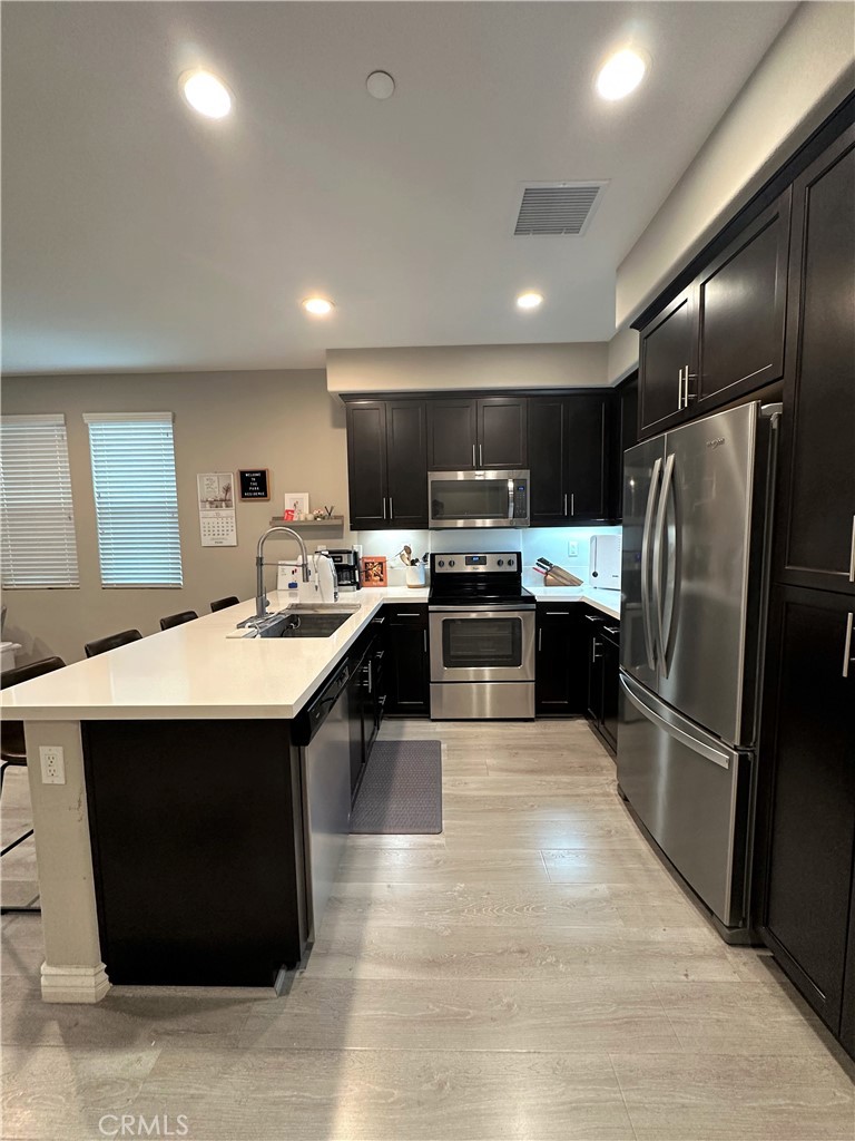 5861 Rostrata Avenue