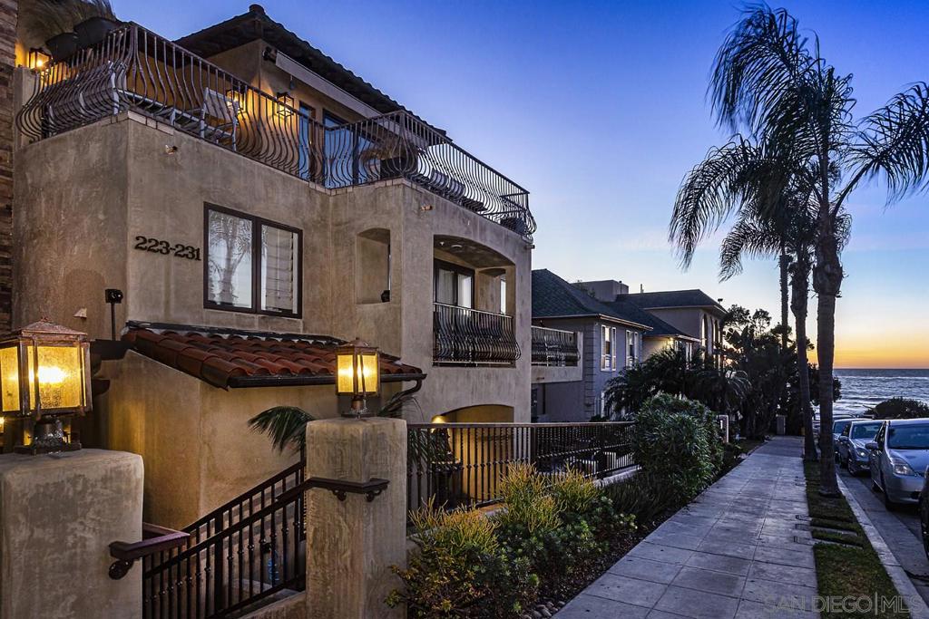 Out your door & at the shore! from this Mediterranean-style villa w/major ocean view from front patio & peek views. Enjoy the currency of the open floor plan & accoutrements: curved arches, eng’d walnut flooring, Travertine tile in Versailles pattern kitchen flooring, chef's kitchen w/island, granite countertops & stool bar, 2 FPs & 3 patios for indoor-outdoor living. Just 2 buildings between yours & beach: saunter home to wash off sand before setting out for evening fun or reveling in comfort of home. Equipment: Dryer, Range/Oven, Washer Other Fees: 0 Sewer: Sewer Connected Topography: LL