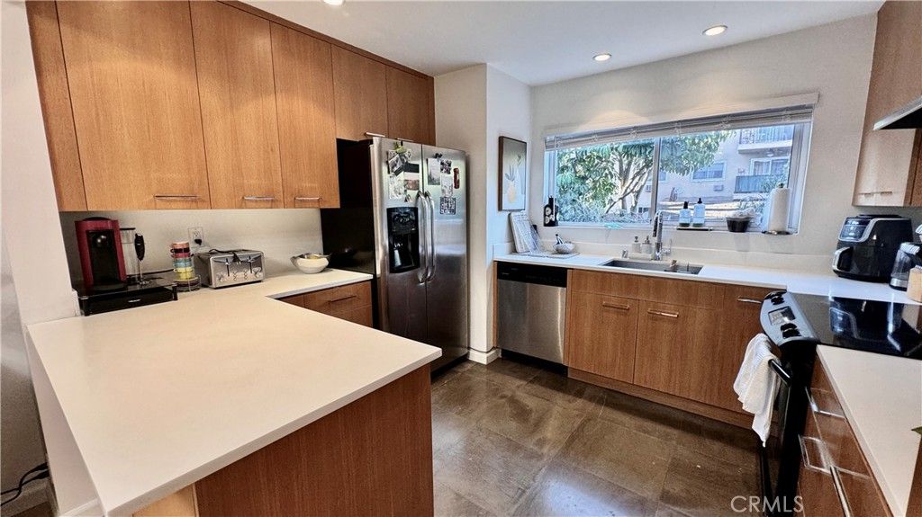 Photo of 645 Westmount Drive #211, West Hollywood, CA 90069 (MLS # SR25147643)
