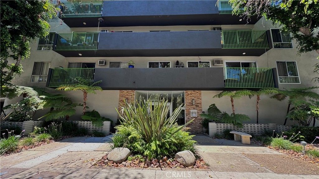 Photo of 645 Westmount Drive #211, West Hollywood, CA 90069 (MLS # SR25147643)
