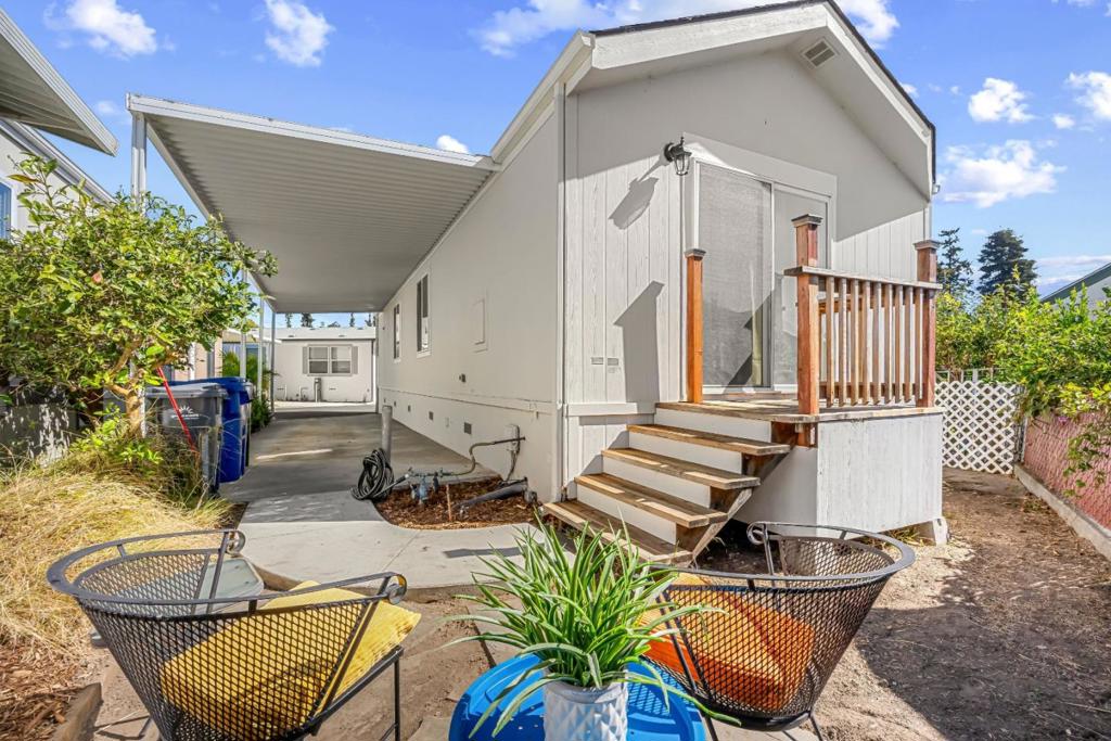 999 Old San Jose Road 33