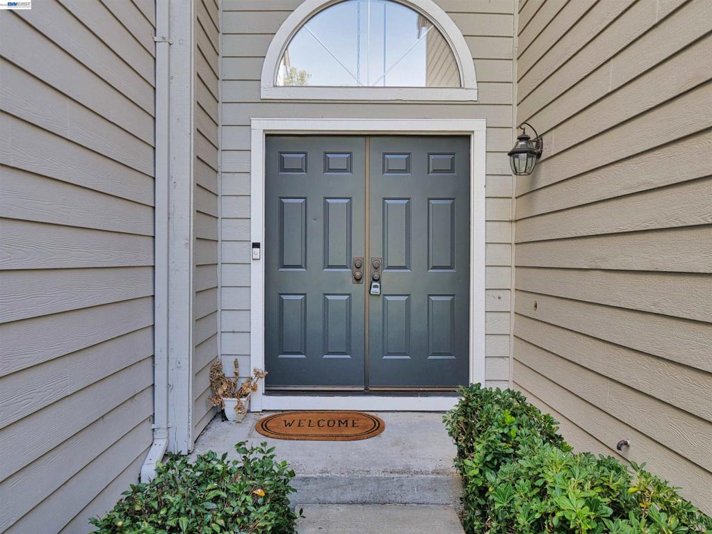 7445 Rolling Hills Cir