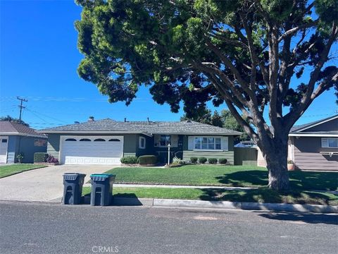 Photo of 1541 S Thornburg St, Santa Maria, CA 93458 (MLS # PI25280883)