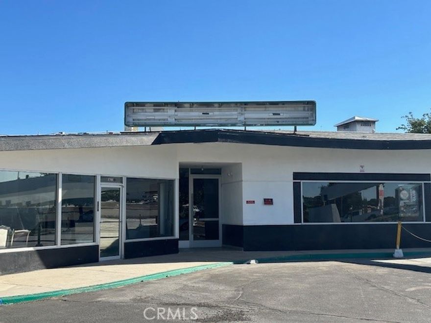 GT Plaza has retail space for lease. Suite D (rentable 1264 sf. useable 1099 sf). Base rent $2.00 psf/month plus utilities ($0.30 psf/month). Great location, Ample parking. Easy access to freeway.