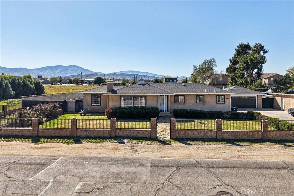 Photo of 38465 12th Street E, Palmdale, CA 93550 (MLS # SR26062625)