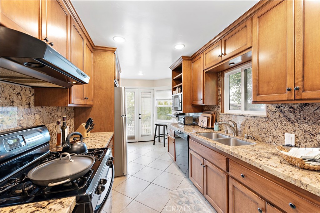 CUST - Residential Lease