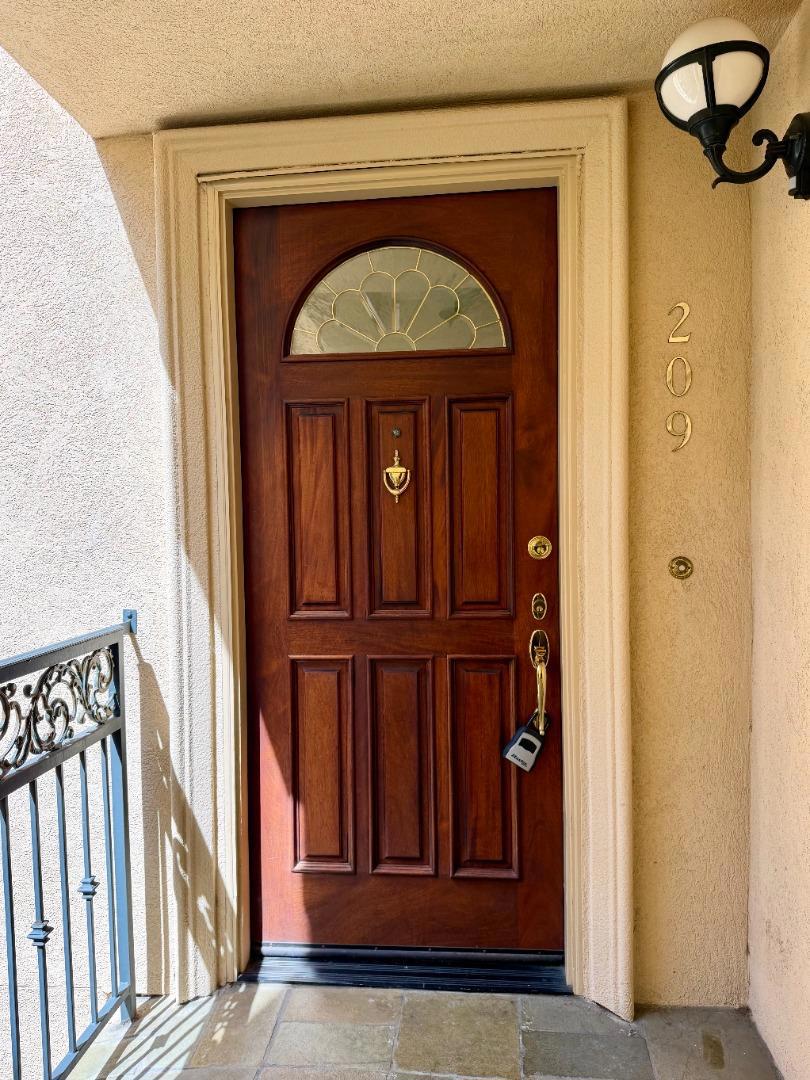 153 N San Mateo Drive 209