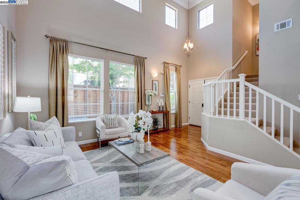 Properties 4 203 Azalea Ln