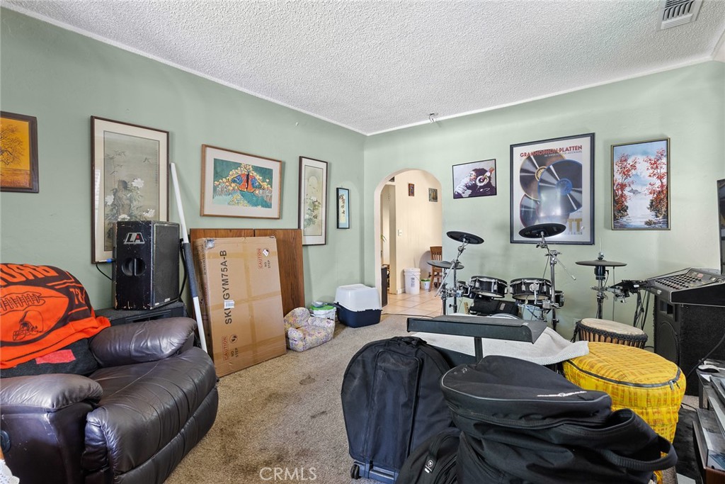 393 E 9th Avenue