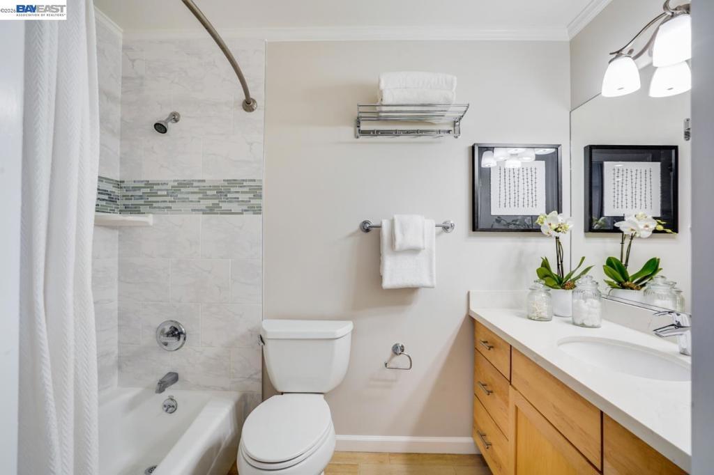 1458 Hudson Street 107