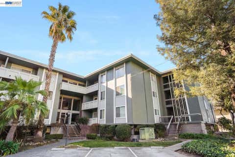 Photo of 1458 Hudson Street ST #107, Redwood City, CA 94523 (MLS # 41145877)