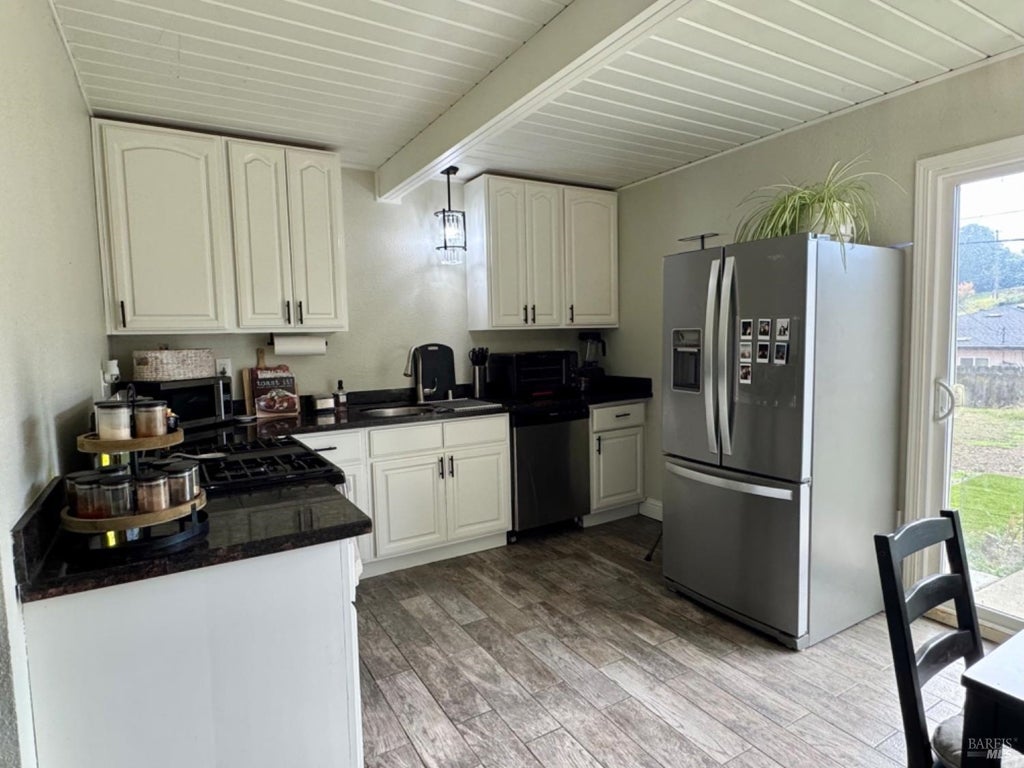469 La Jolla St