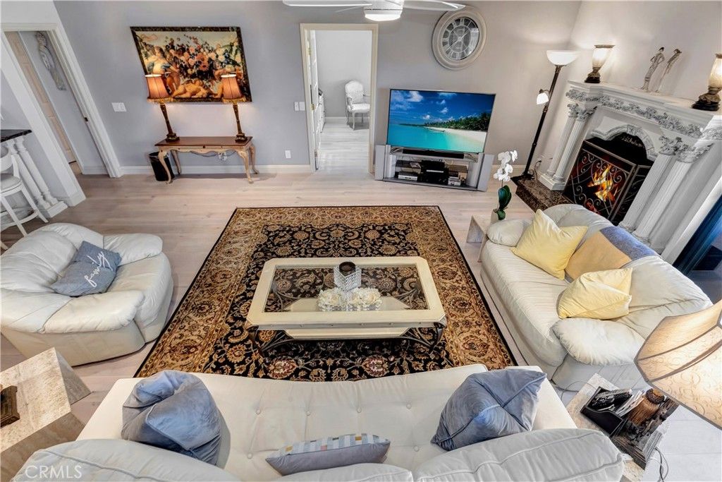 listing image 130728425767062722439