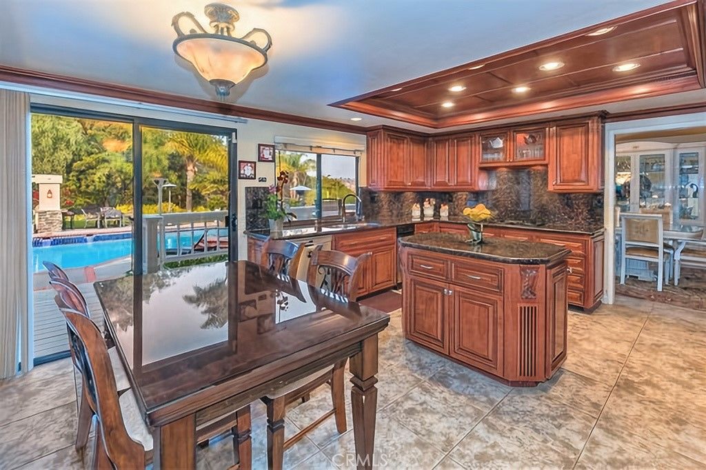 listing image 130722140190250843163