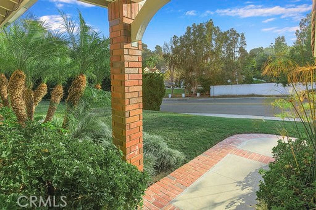 listing image 130721916082431355185