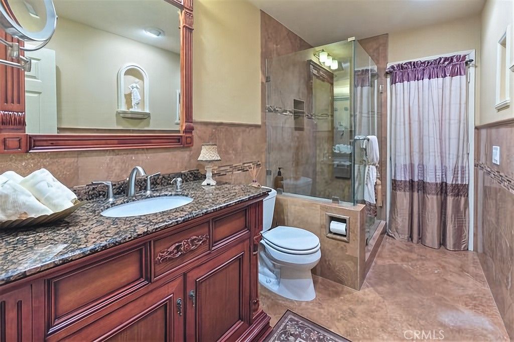listing image 130726387389440309185