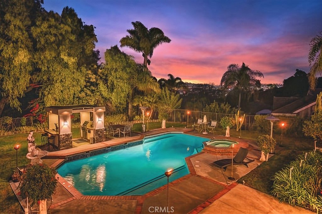listing image 130720758920259417884