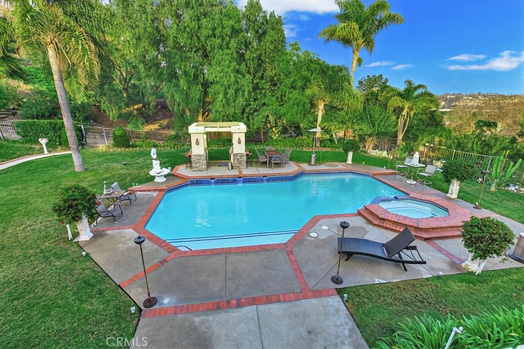listing image 130725410074094039255
