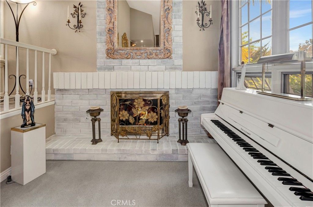 listing image 130720690095376635057