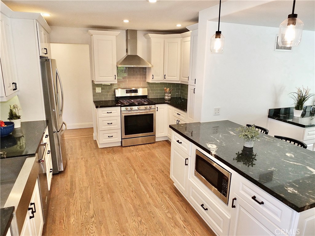 Costa Mesa, California, 92626, United States, 4 Bedrooms Bedrooms, ,3 BathroomsBathrooms,Residential,Active,2031795
