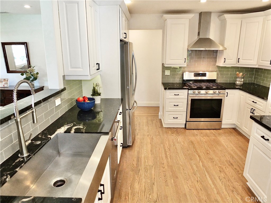 Costa Mesa, California, 92626, United States, 4 Bedrooms Bedrooms, ,3 BathroomsBathrooms,Residential,Active,2031795