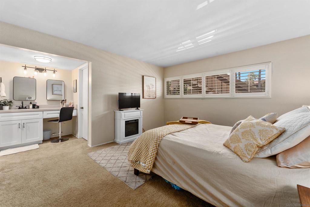 La Costa - Residential