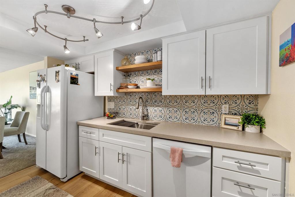 La Costa - Residential