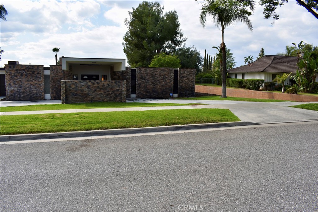 1156 Lyndhurst Drive