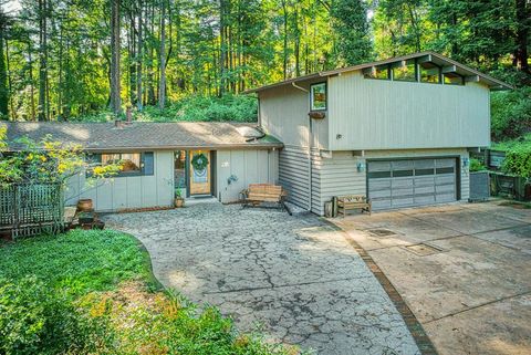 Photo of 951 Jenny Way, Felton, CA 95018 (MLS # ML82027907)