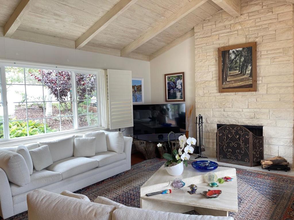 564 Mar Vista Drive