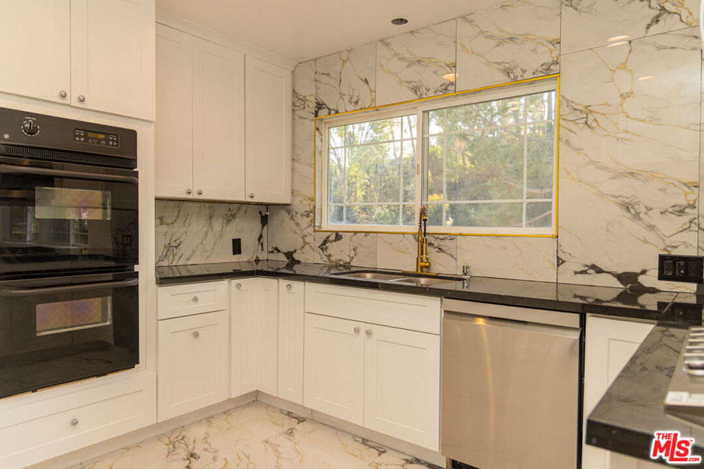 5604 Valley Circle Boulevard