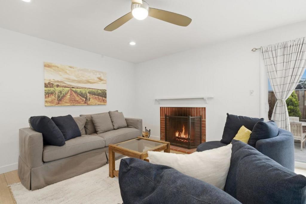 1204 Mcfarlane Lane