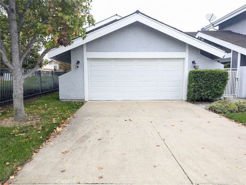 Photo of 55 Lakeshore Shr, Irvine, CA 92604 (MLS # OC25262145)