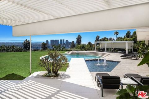 Photo of 1012 Wallace Rdg, Beverly Hills, CA 90210 (MLS # 24445631)