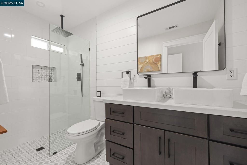 ROLLINGWOOD - Residential