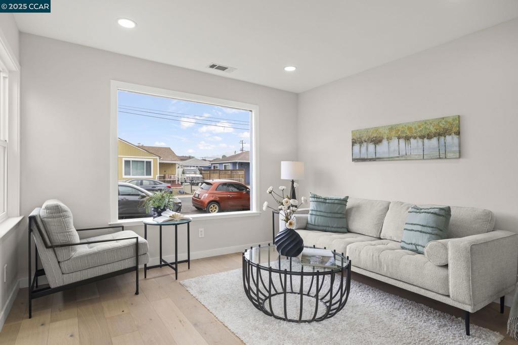 ROLLINGWOOD - Residential