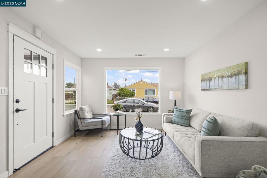 ROLLINGWOOD - Residential