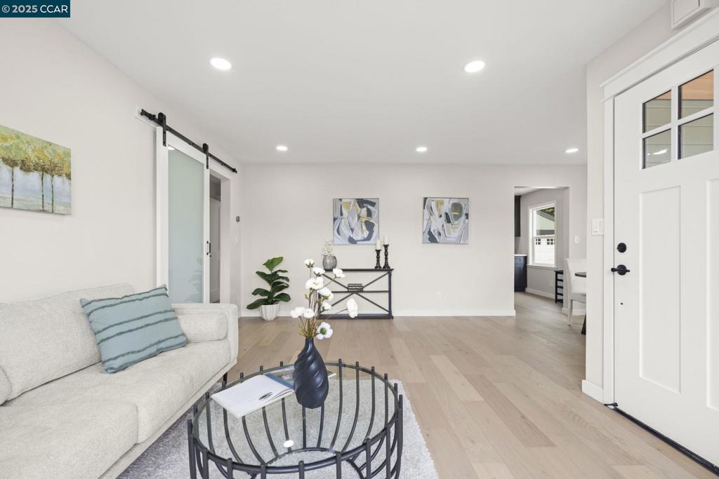 ROLLINGWOOD - Residential