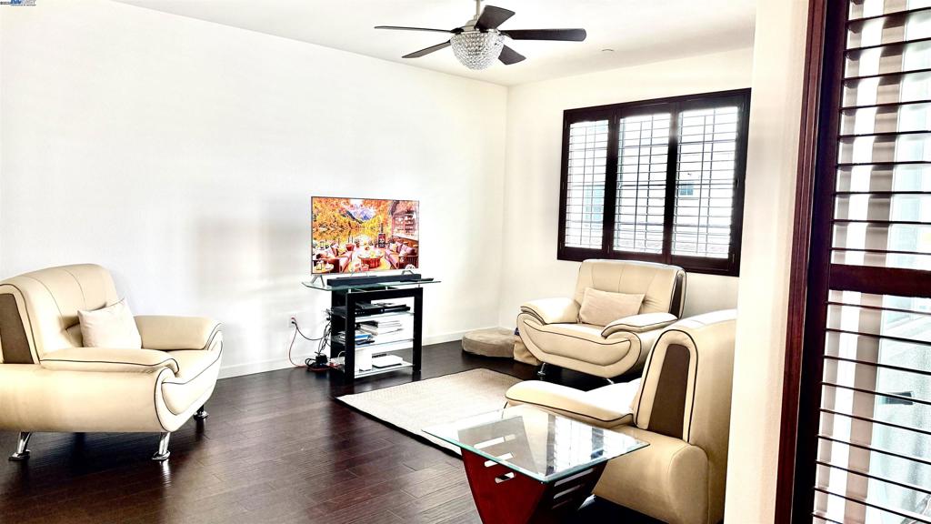 NEWARK - Residential